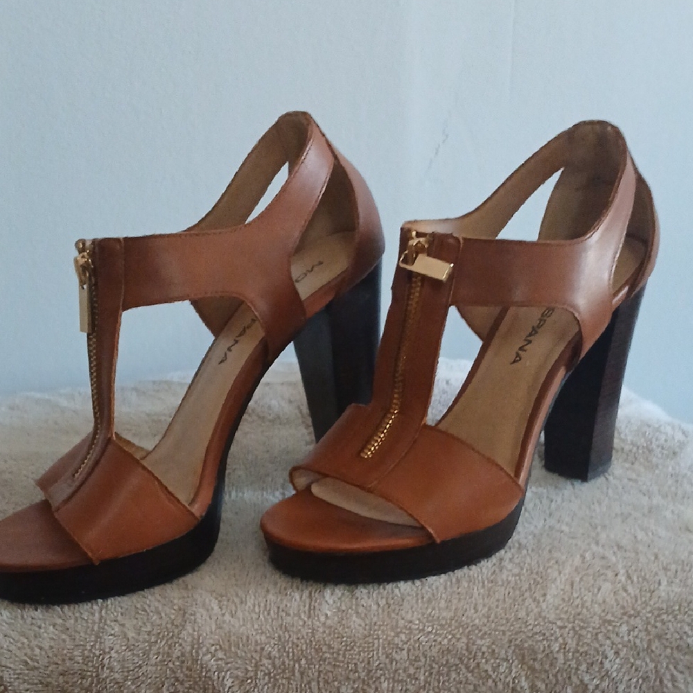 Moda Spana Brown Leather T-Strap Heels